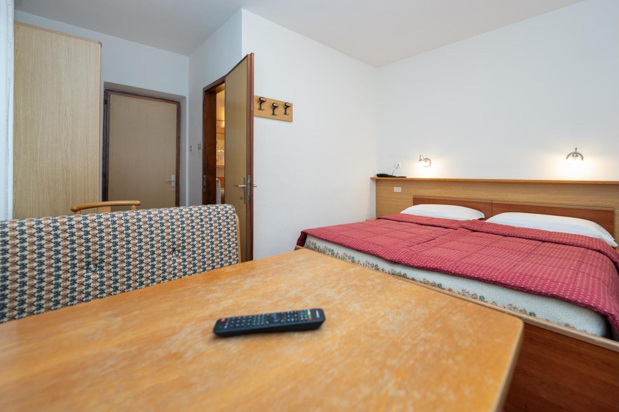 Hotel Mary Поцца-ди-Фасса Экстерьер фото