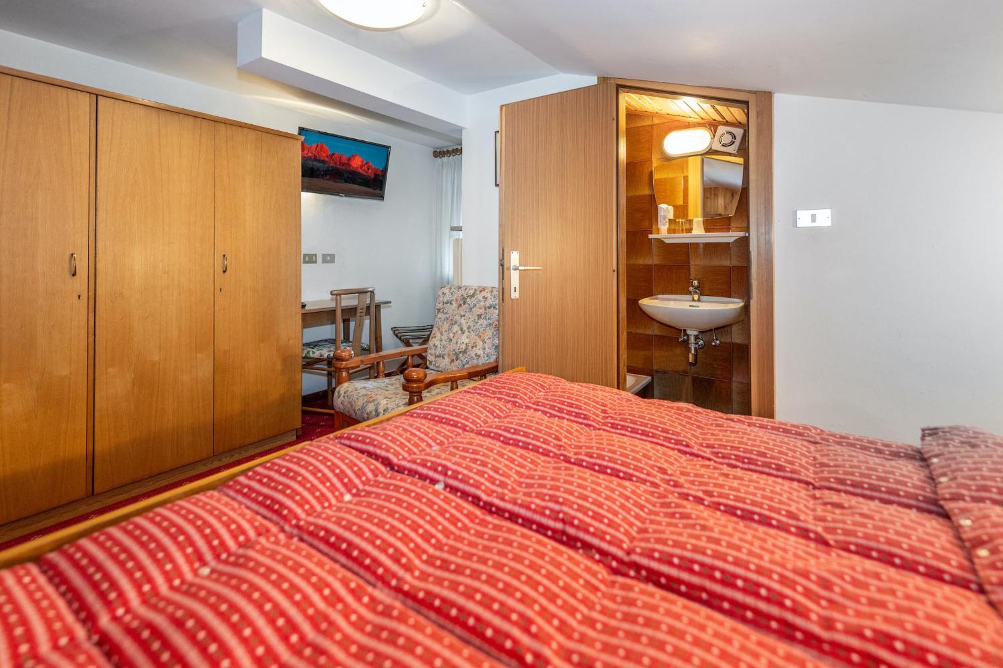 Hotel Mary Поцца-ди-Фасса Экстерьер фото