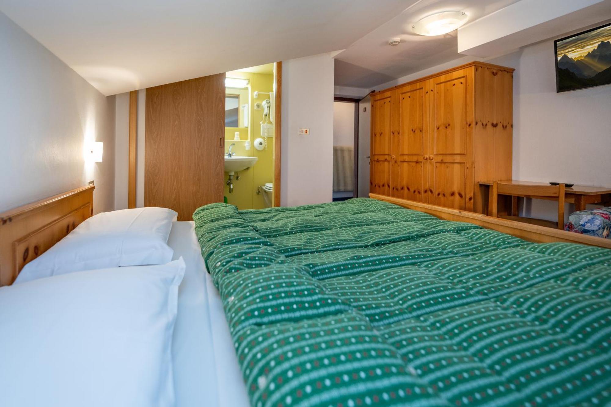 Hotel Mary Поцца-ди-Фасса Экстерьер фото