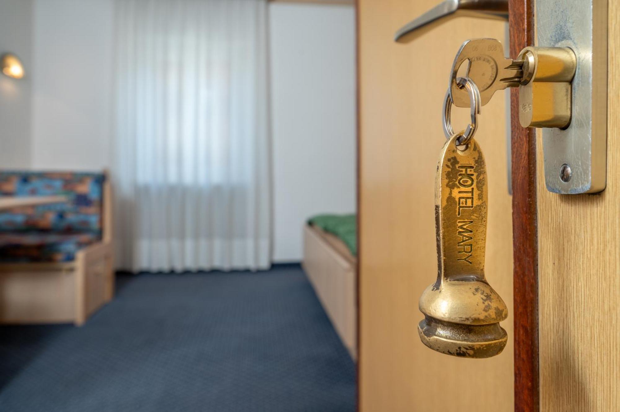 Hotel Mary Поцца-ди-Фасса Экстерьер фото