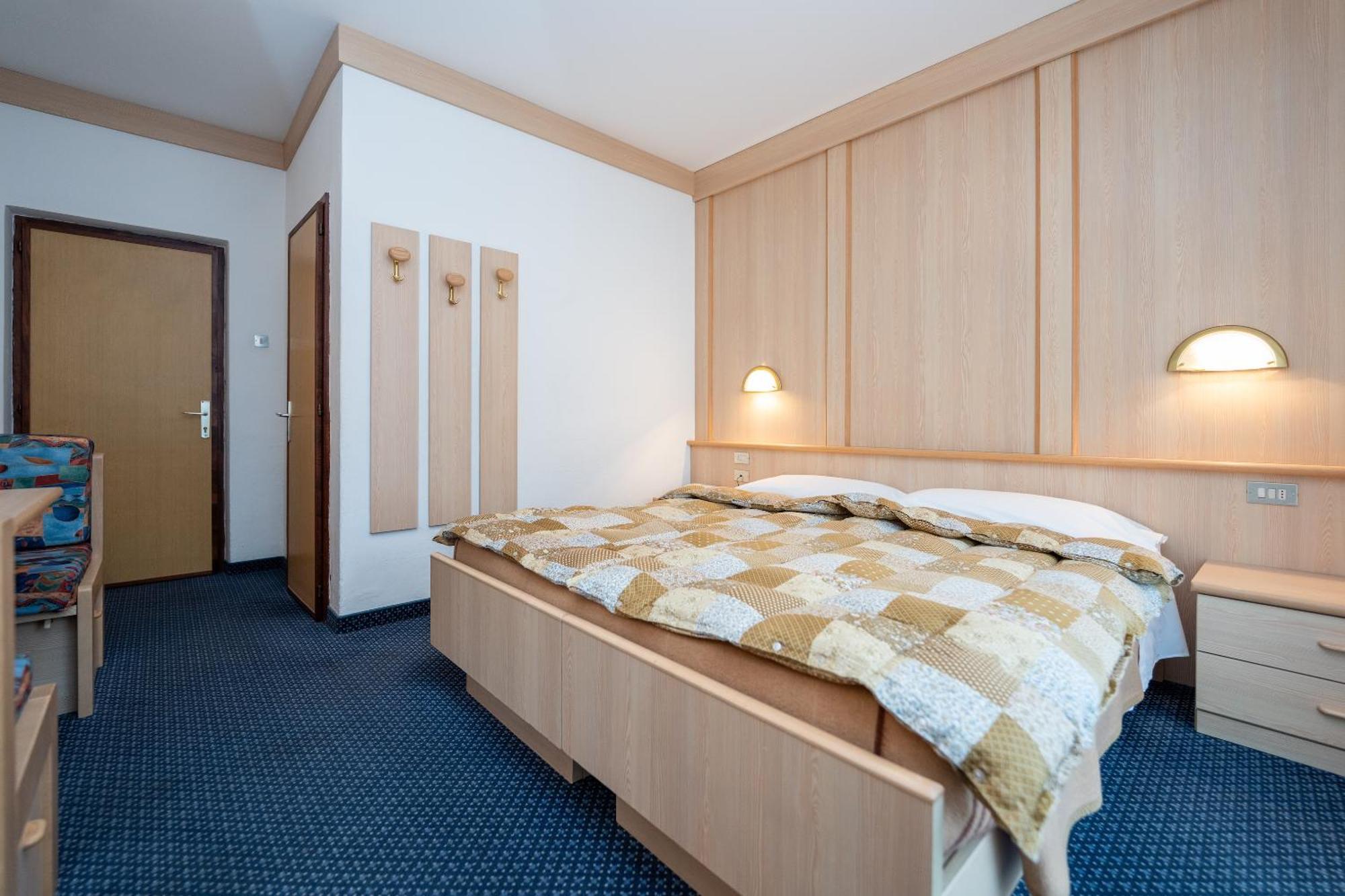 Hotel Mary Поцца-ди-Фасса Экстерьер фото