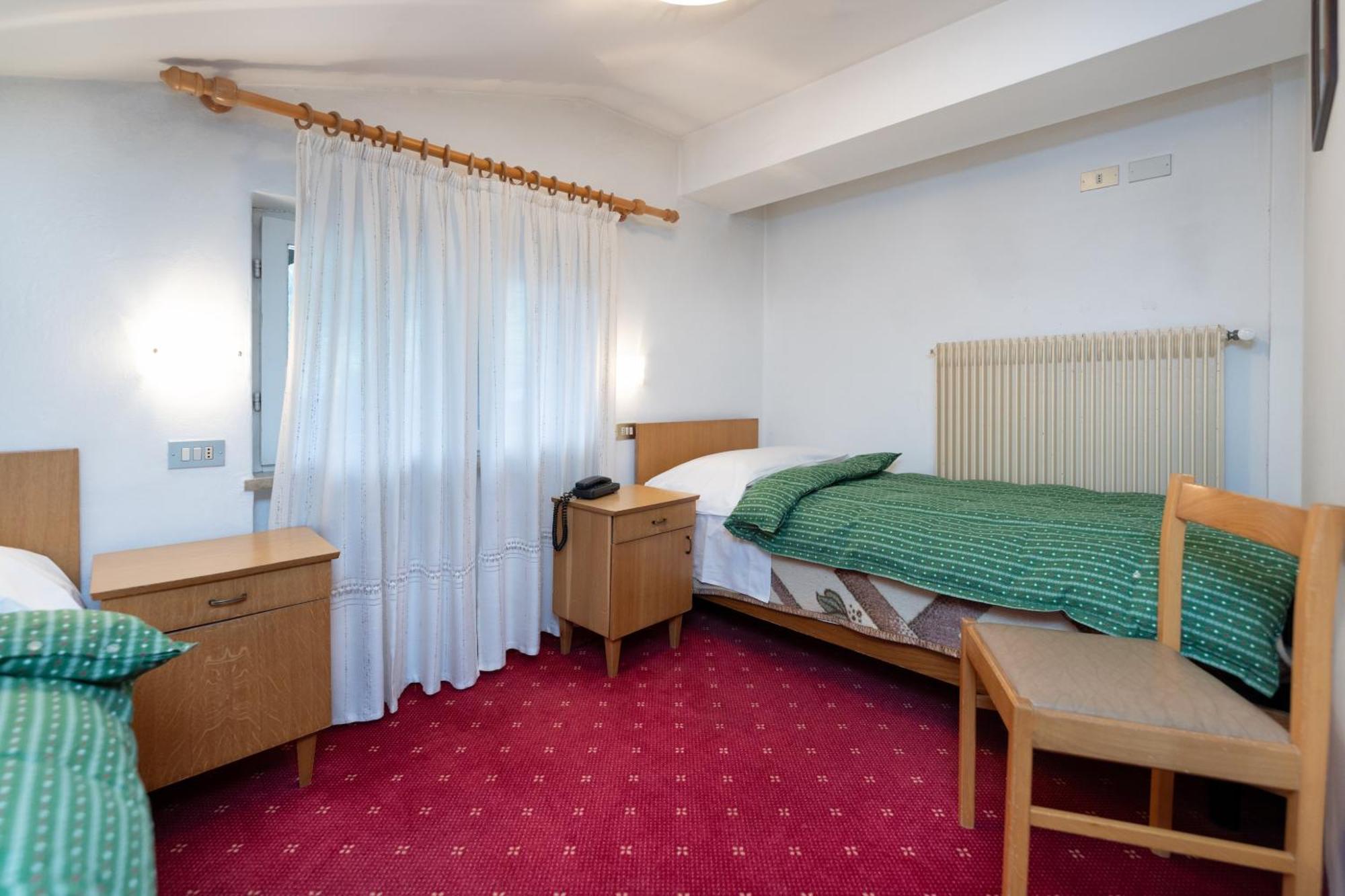 Hotel Mary Поцца-ди-Фасса Экстерьер фото