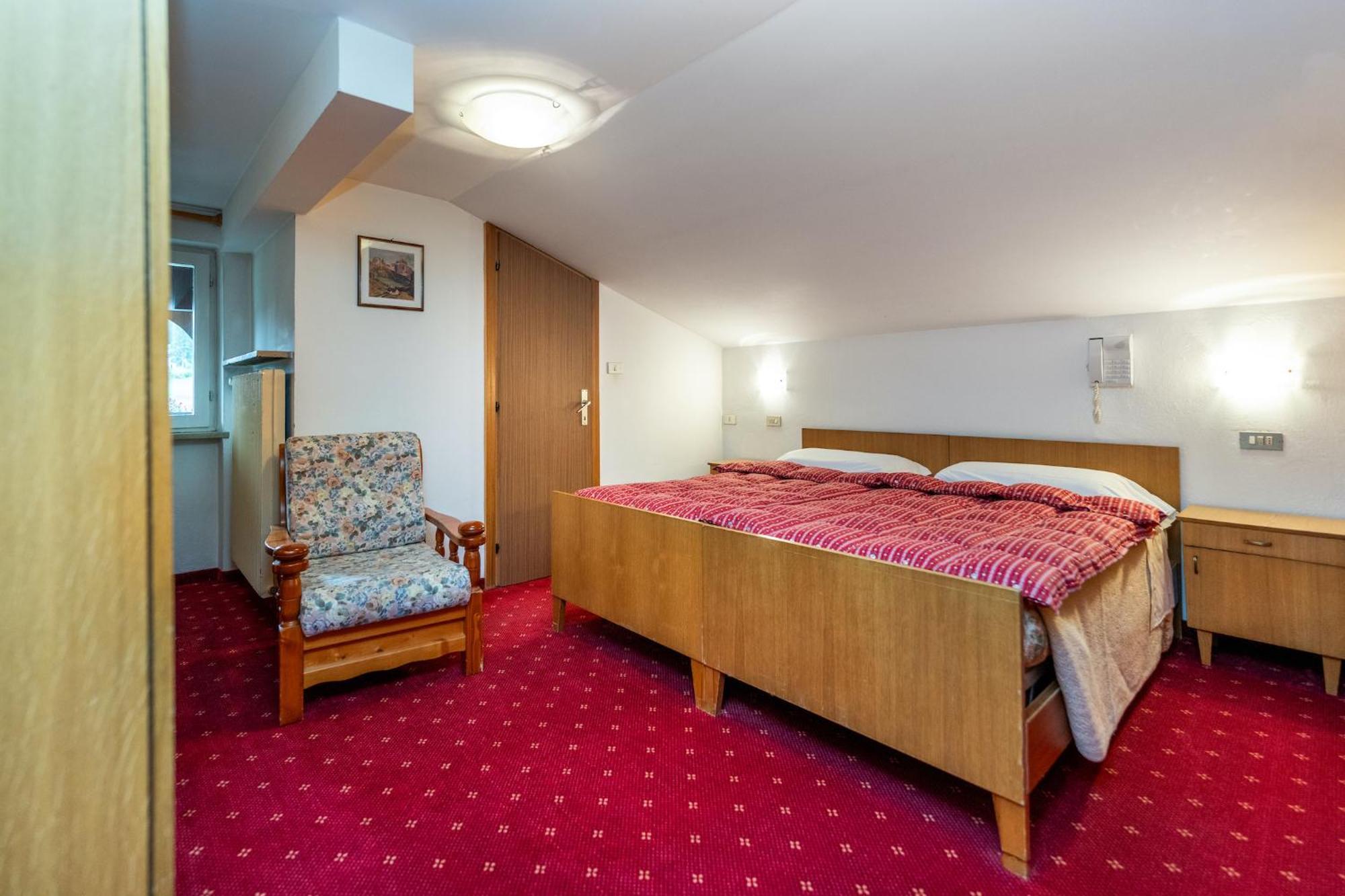 Hotel Mary Поцца-ди-Фасса Экстерьер фото